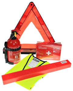 ZESTAW SAMOCHODOWY APTECZKA GAŚNICA TRÓJKĄT KAMIZ